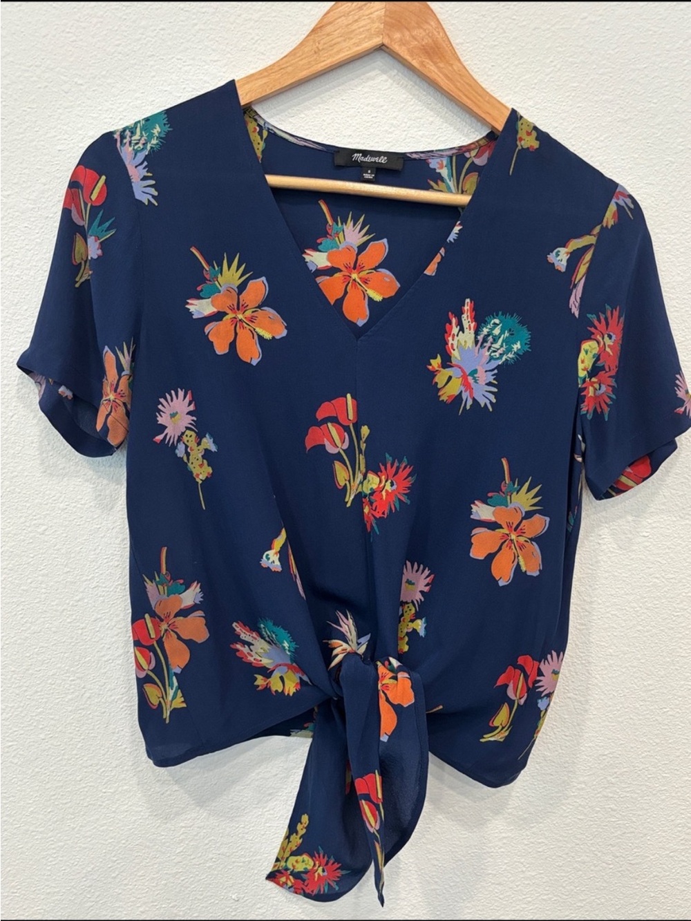 Madewell Silk Navy Floral V-Neck Short Sleeve Blouse with Floral Print Size S
